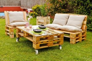 Садовая мебель из поддонов: что можно сделать из деревянных паллет?