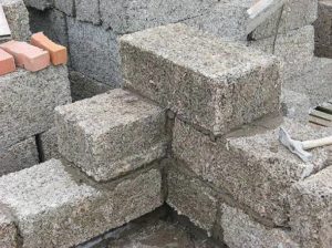 Блоки из цемента и опилок