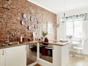 Кирпичная стена на кухне: особенности и интересные варианты