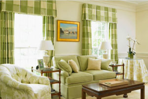 Зеленые шторы в интерьере: выбираем правильный оттенок