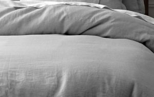 Льняное постельное белье: советы по выбору и уходу