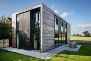 Отделка фасадов частного дома: обзор современных материалов и инновационных технологий