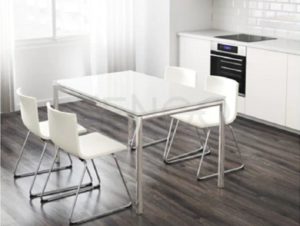 Стеклянные столы Ikea в интерьере