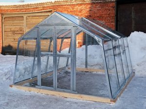 Теплицы Glass House: особенности конструкции