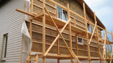 Обшивка деревянного дома: разновидности и этапы монтажа