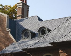 Сланцевая кровля: особенности элитных материалов для покрытия крыши
