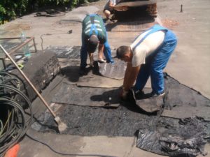 Отремонтировать крышу или заменить: когда актуален вопрос демонтажа?