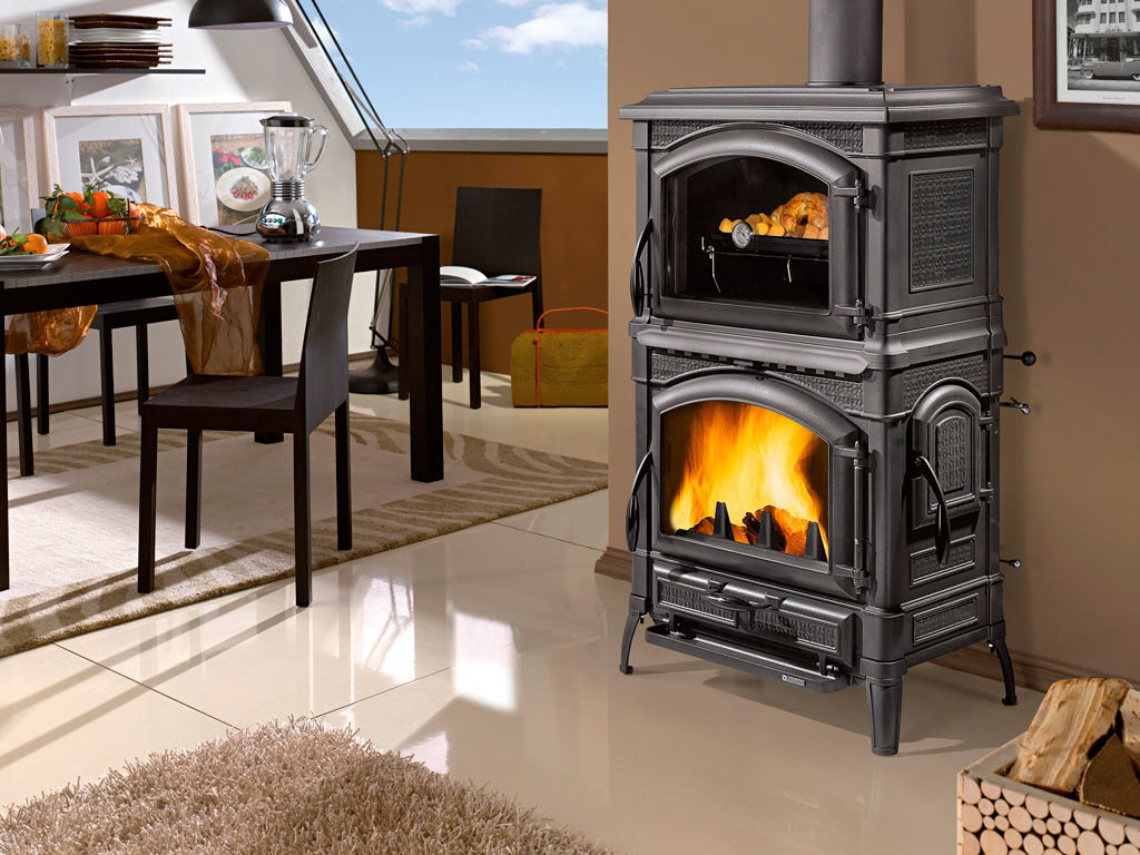 Чугунная камин-печь в интерьере - Postroikado