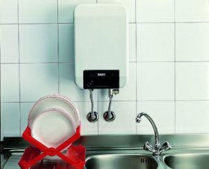 Как подобрать проточный электрический водонагреватель для кухни?
