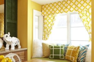 Желтые шторы: создаем позитивное настроение