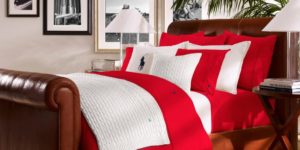 Красное постельное белье: особенности и влияние цвета