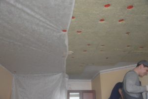 Акустический натяжной потолок: шумоизоляция в доме